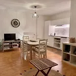 A En Famille Vue Apartment