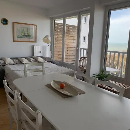 A En Famille Vue * Trouville-sur-Mer